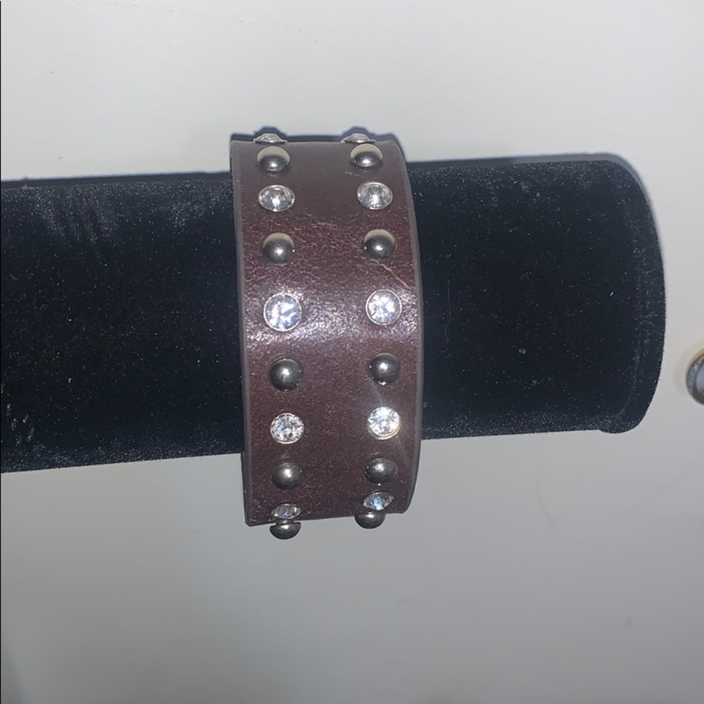 Brown bracelet/ crystal beads and silver beads